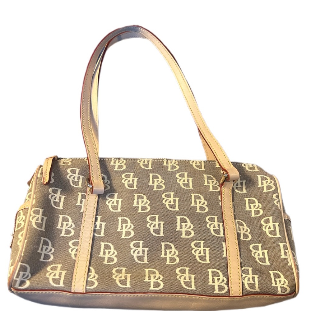 Dooney & Bourke Purse in great condition 7x10.5 - Picture 5 of 5